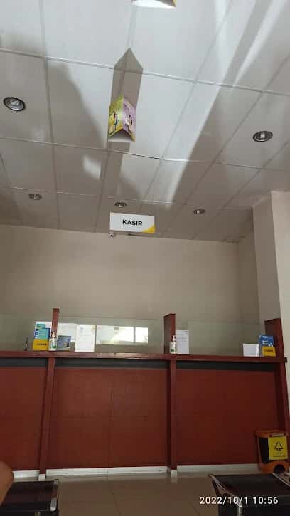 Kantor Adira Finance Ahmad Yani - Manado – tampak depan