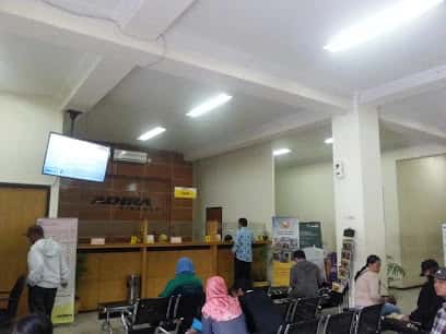 Kantor Adira Finance Ahmad Yani - Samarinda – tampak depan