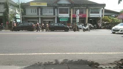 Kantor Adira Finance Gatot Subroto - Denpasar – tampak depan