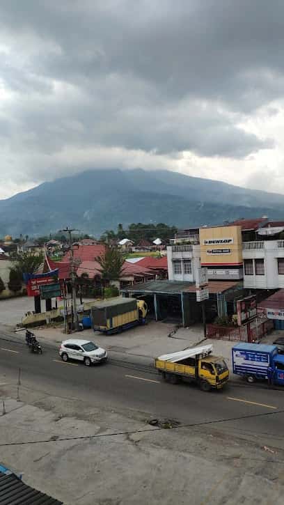 Kantor Adira Finance Jambu Air - Bukit Tinggi – tampak depan