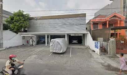 Kantor Adira Finance Kartini - Gresik – tampak depan