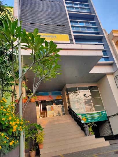 Kantor Adira Finance MT. Haryono - Semarang – tampak depan