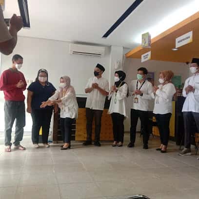 Kantor Adira Finance S Parman - Pontianak – tampak depan