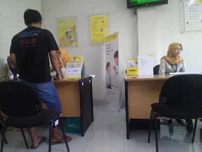 Kantor Adira Finance Pancor - Selong – tampak depan