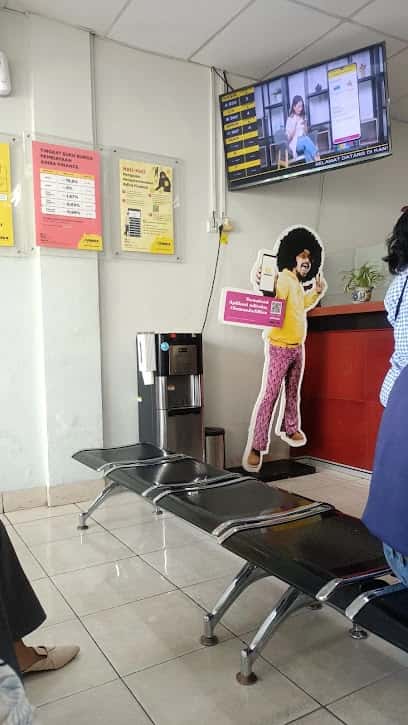 Kantor Adira Finance Titi Kuning - Medan – tampak depan