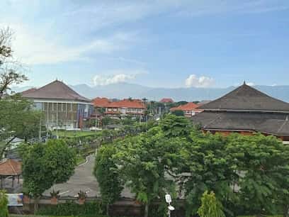 Kantor Adira Finance Udayana - Singaraja – tampak depan