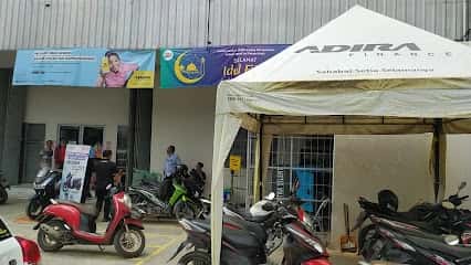 Kantor Adira Finance Widasari - Jatibarang – tampak depan