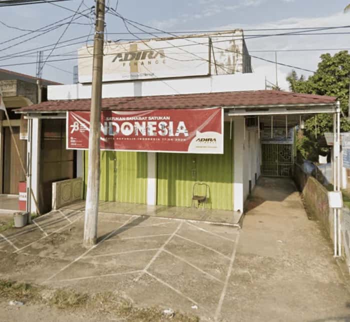 Kantor Adira Finance Airhaji - Padang – tampak depan