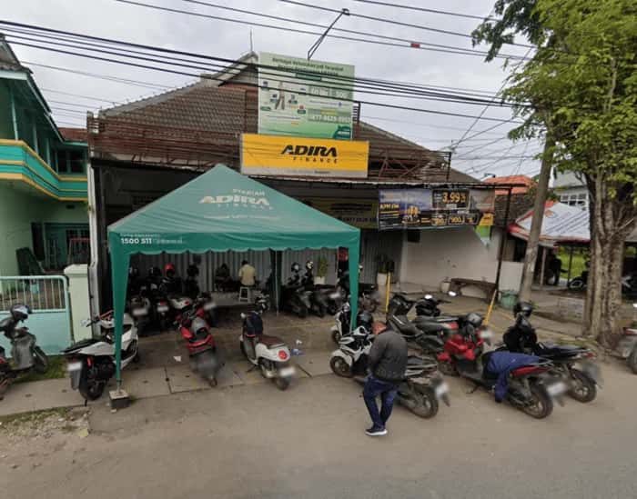 Kantor Adira Finance Bangkalan - Surabaya – tampak depan