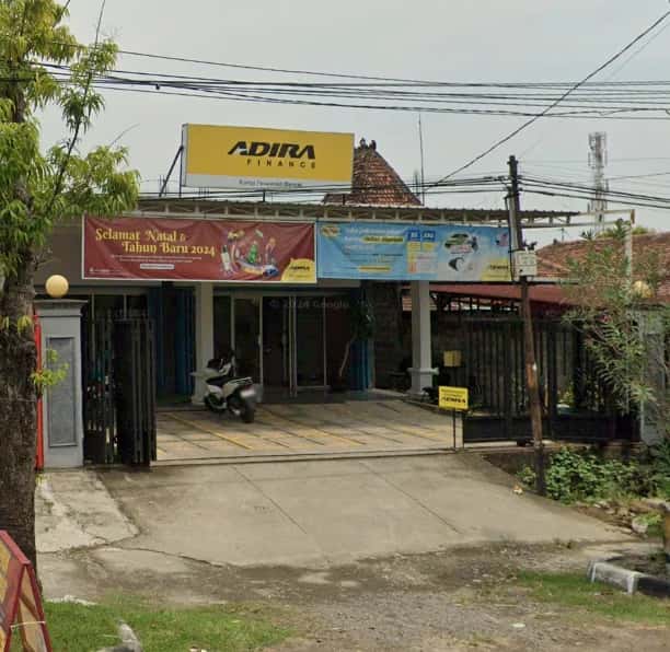 Kantor Adira Finance Demak - Semarang – tampak depan