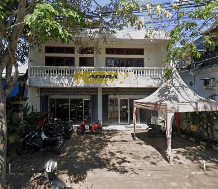 Kantor Adira Finance Karangasem - Gianyar – tampak depan