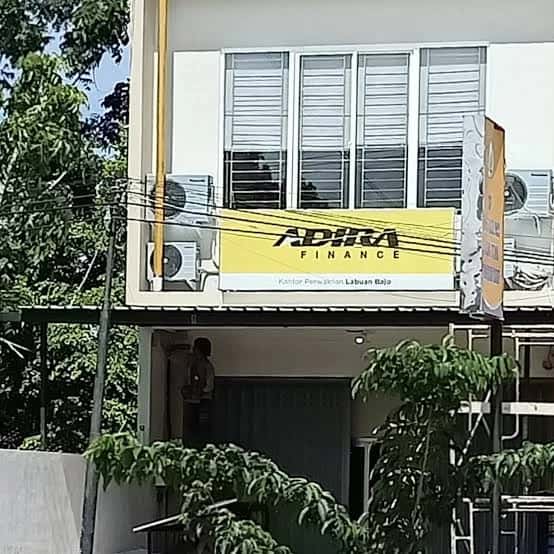 Kantor Adira Finance Maumere - Labuan Bajo – tampak depan