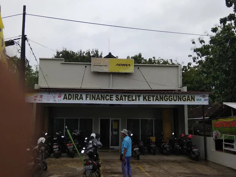 Kantor Adira Finance Ketanggungan - Tegal – tampak depan
