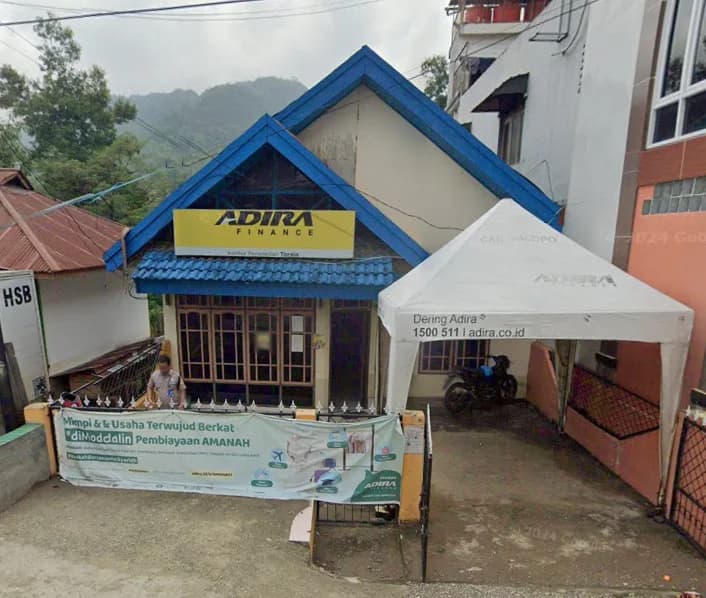 Kantor Adira Finance Toraja - Palopo – tampak depan