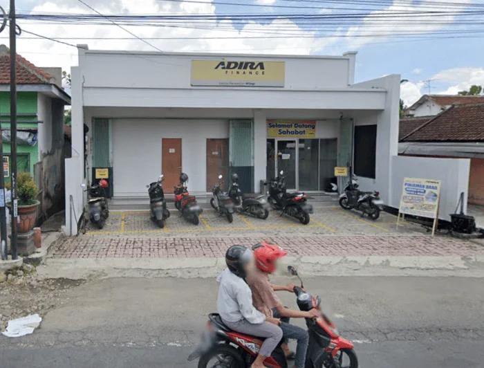 Adira Finance Wlingi - Blitar