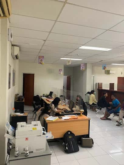 Kantor Adira Finance Dewata Square - Denpasar โ tampak depan