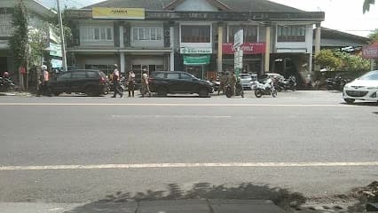 Kantor Adira Finance Gatot Subroto - Denpasar โ tampak depan