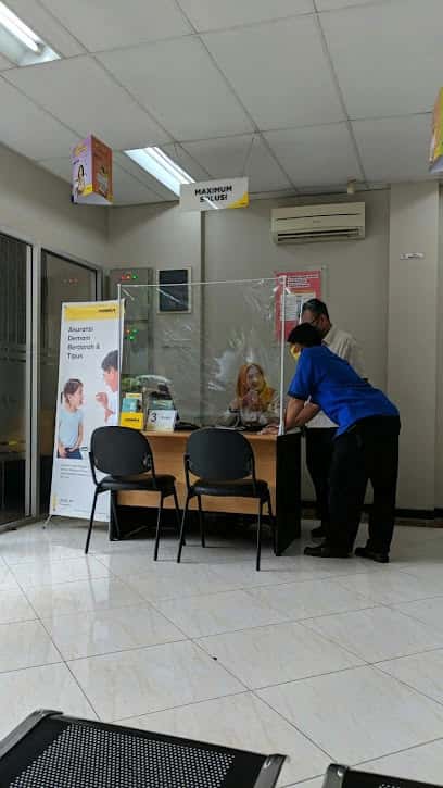 Kantor Adira Finance Gatot Subroto - Probolinggo โ tampak depan