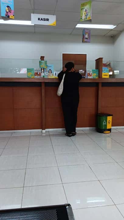 Kantor Adira Finance Darma Giri - Gianyar โ tampak depan