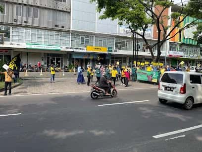 Kantor Adira Finance Ir Soekarno - Surabaya – tampak depan