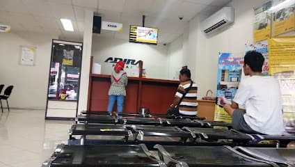 Kantor Adira Finance Jendral Sudirman- Ponorogo โ tampak depan