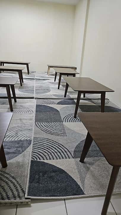 Kantor Adira Finance Latumenten - Jakarta Barat โ tampak depan