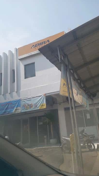 Kantor Adira Finance Soekarno Hatta - Kendal โ tampak depan