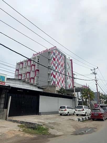 Kantor Adira Finance Malaingkedi - Sorong โ tampak depan