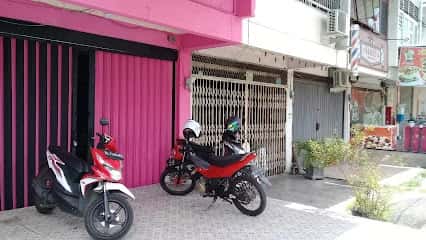 Kantor Adira Finance Teuku Umar - Banda Aceh โ tampak depan