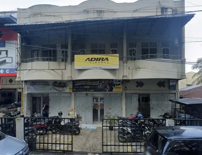 Kantor Adira Finance Ahmad Yani - Tebing Tinggi โ tampak depan