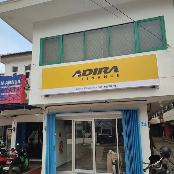 Kantor Adira Finance Bantar Gebang - Bekasi โ tampak depan