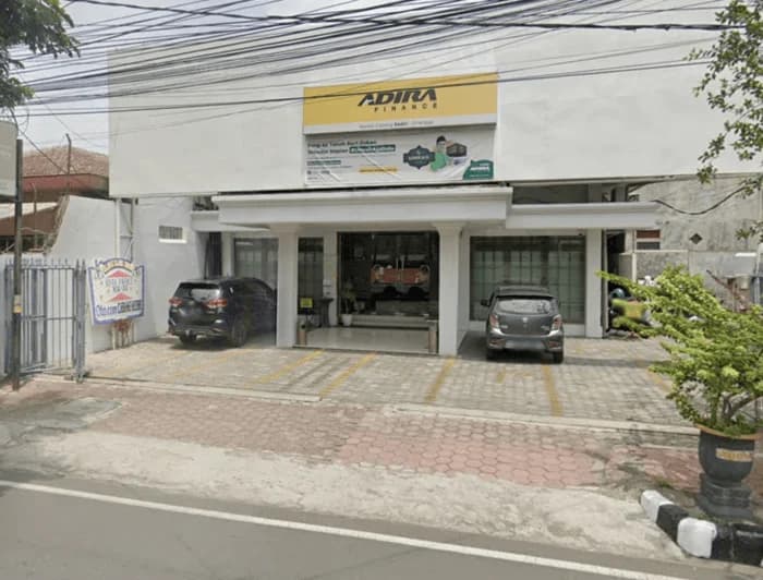 Kantor Adira Finance Erlangga Syariah - Kediri โ tampak depan
