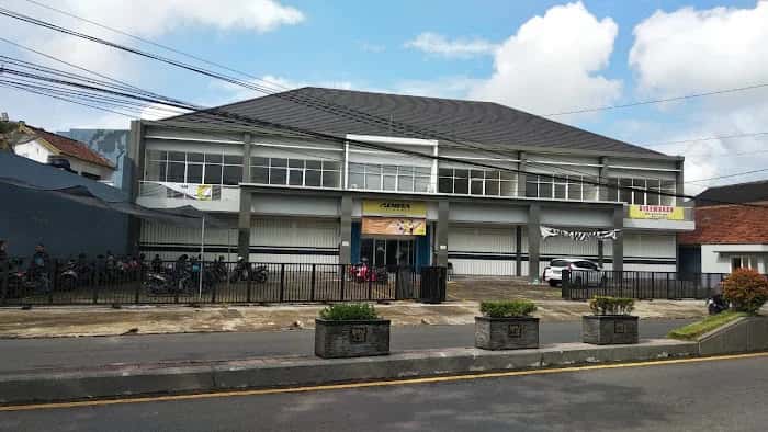 Kantor Adira Finance Genteng - Banyuwangi โ tampak depan