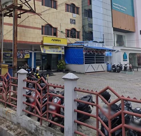 Kantor Adira Finance Jenderal Sudirman - Pekanbaru โ tampak depan