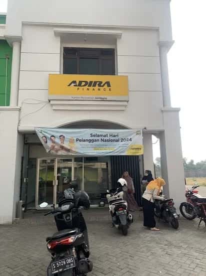 Kantor Adira Finance Jombang - Mojokerto โ tampak depan