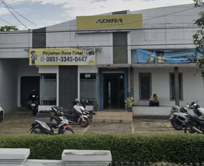 Kantor Adira Finance Kuningan - Majalengka โ tampak depan