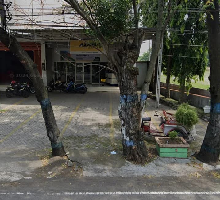 Kantor Adira Finance Nganjuk - Kediri โ tampak depan