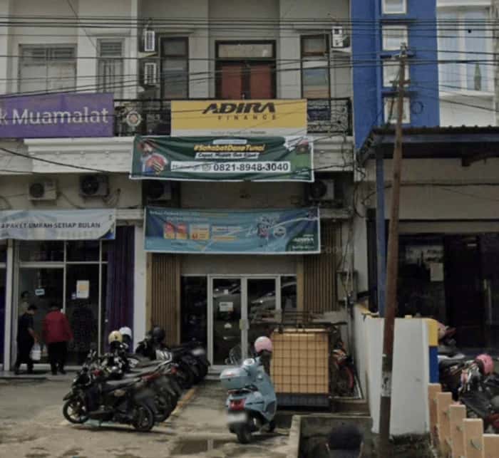 Kantor Adira Finance Polewali Mandar - Mamuju โ tampak depan