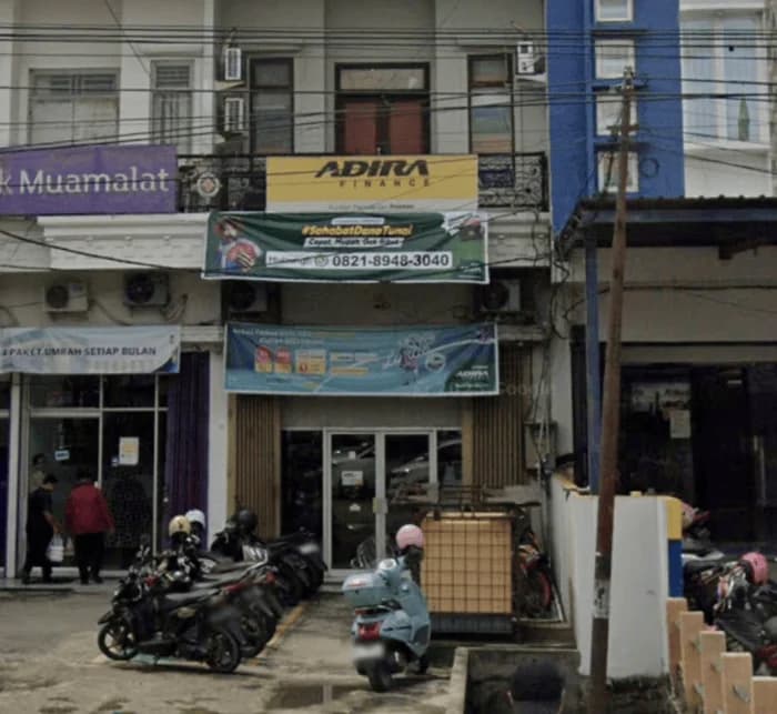 Kantor Adira Finance Polewali Mandar - Mamuju โ tampak depan