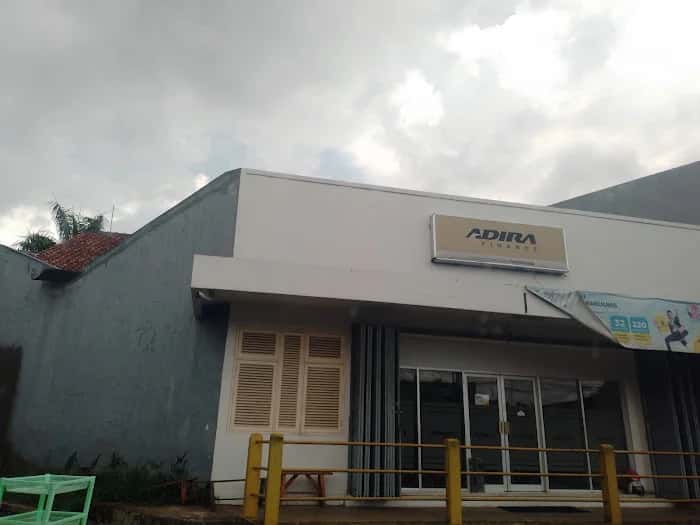 Kantor Adira Finance Purbalingga - Purwokerto โ tampak depan