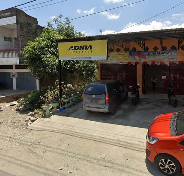 Kantor Adira Finance Sidrap - Parepare โ tampak depan