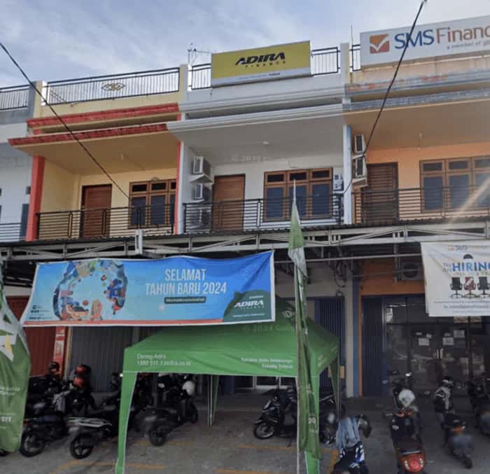 Kantor Adira Finance Toli-Toli - Palu โ tampak depan